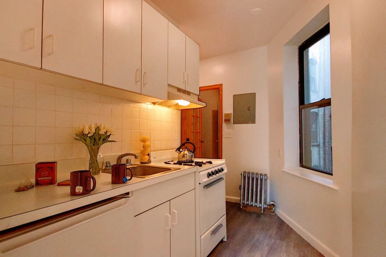 34 East 7th Street - Photo 7 of 13