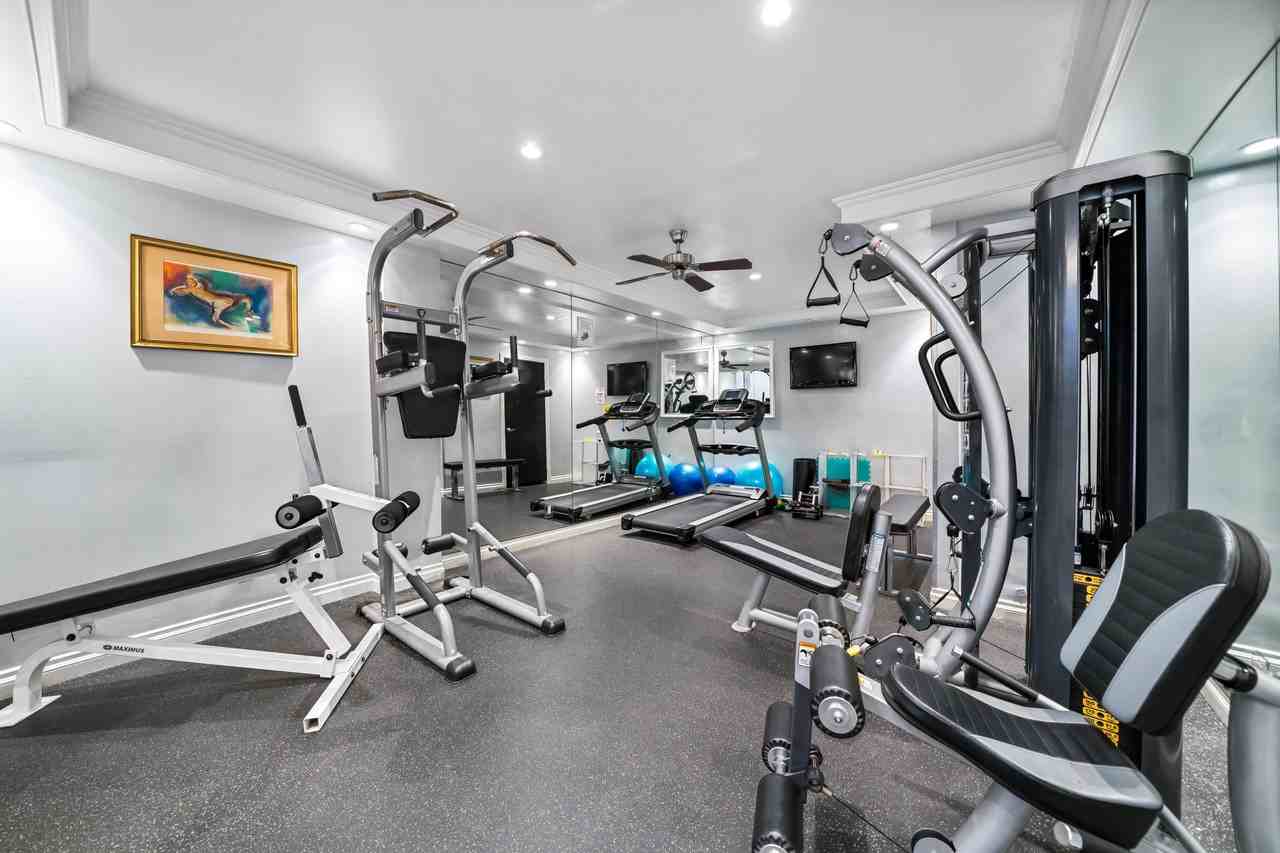 Chateau Lakeside Apartments - Photo 5 of 14