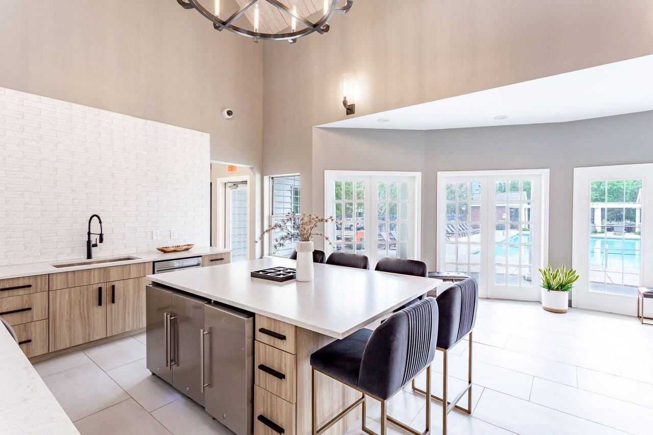 Devonshire Apartments - Photo 2 of 25