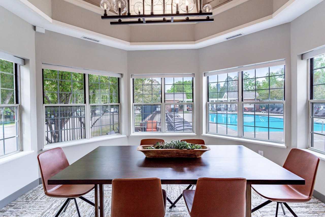 Devonshire Apartments - Photo 4 of 25