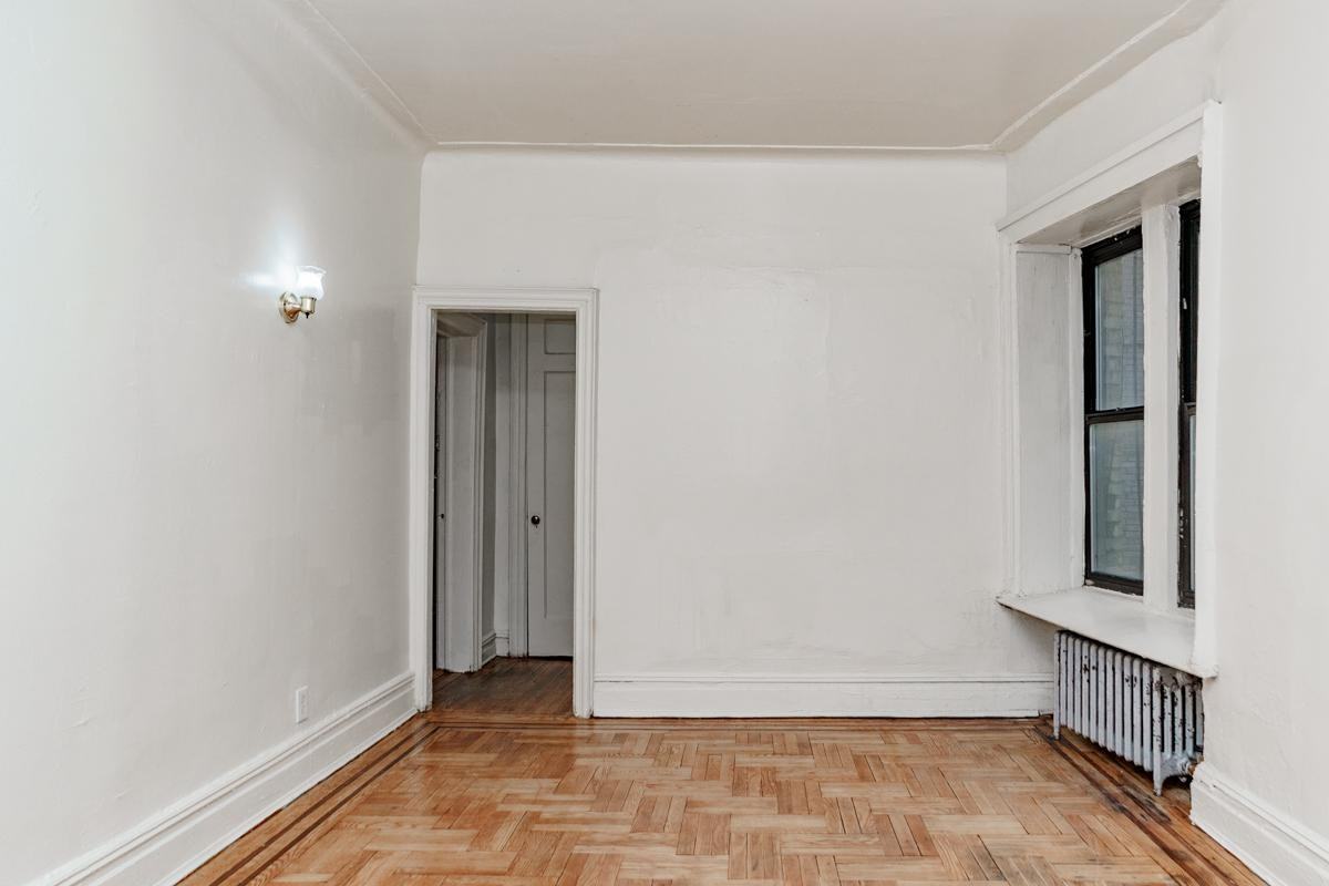 374 E 49th St #D3 - Photo 6 of 10