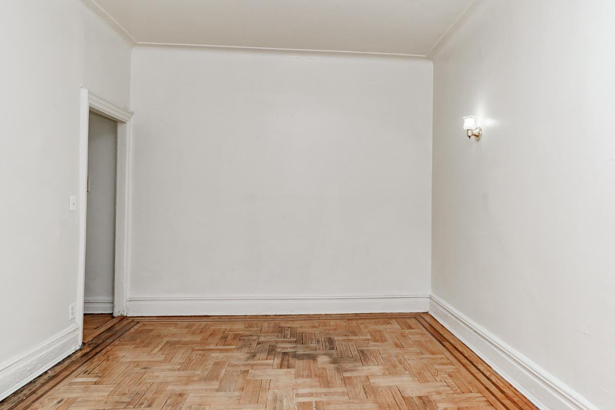 374 E 49th St #D3 - Photo 7 of 10