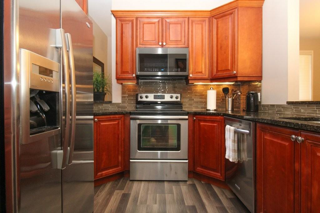 Luxury Unit - Photo 3 of 12