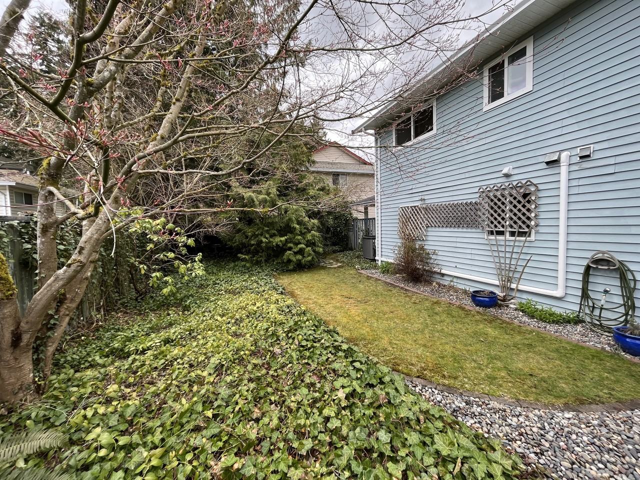 Shaughnessy St & Shaughnessy Pl, Coquitlam, BC V3E 2J1 4 Bedroom House