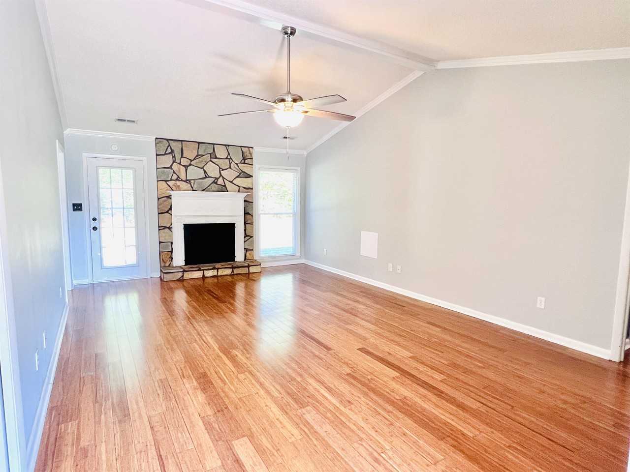 116 Bibb Dr #1 - Photo 3 of 40