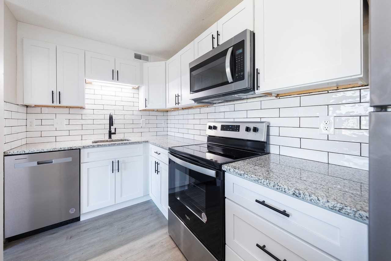 Fairfield Square - Photo 5 of 29