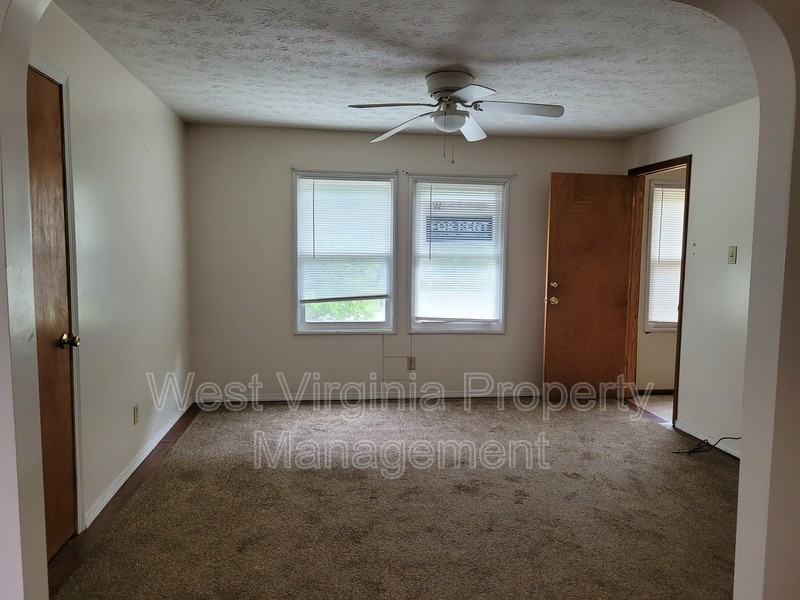 49 Astor Lane #A - Photo 2 of 9