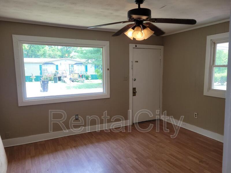 764 Circle Dr - Photo 3 of 11