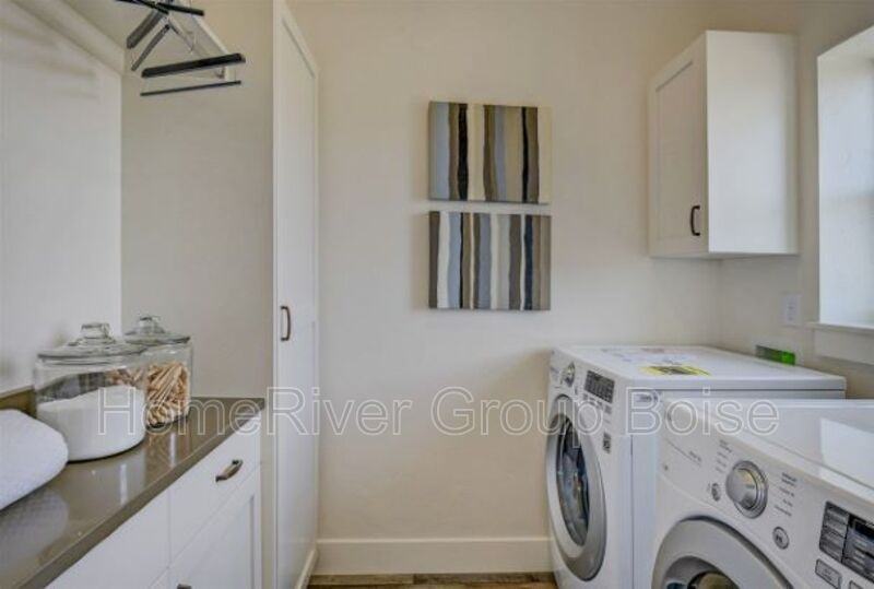 469 E Trackstand Ln - Photo 6 of 17