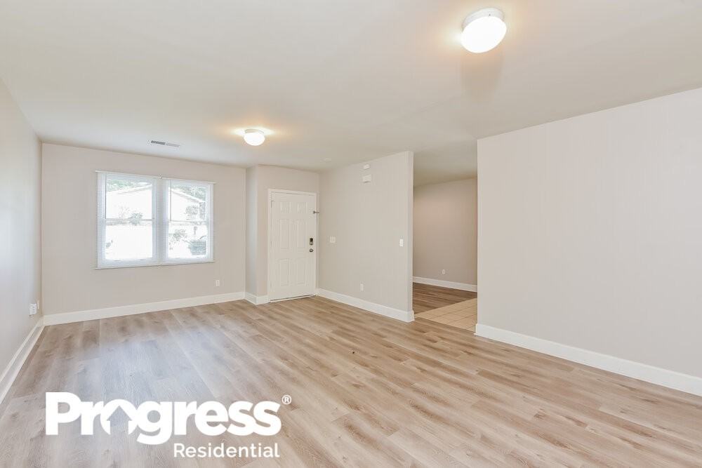 2921 8th St - Photo 3 of 16