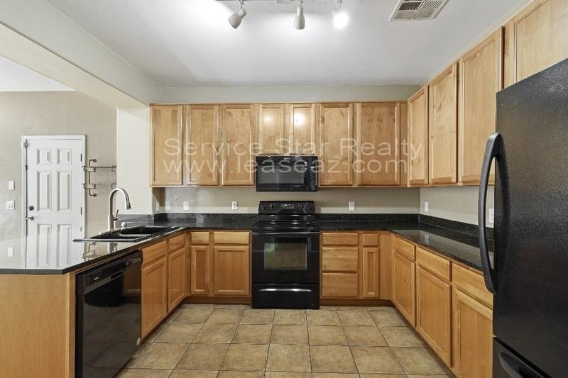 860 S Huish Dr - Photo 3 of 35