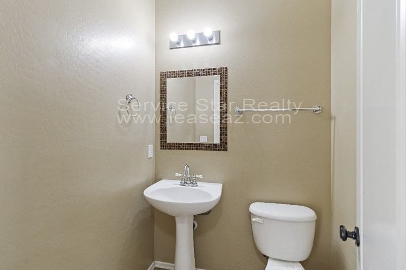 860 S Huish Dr - Photo 4 of 35