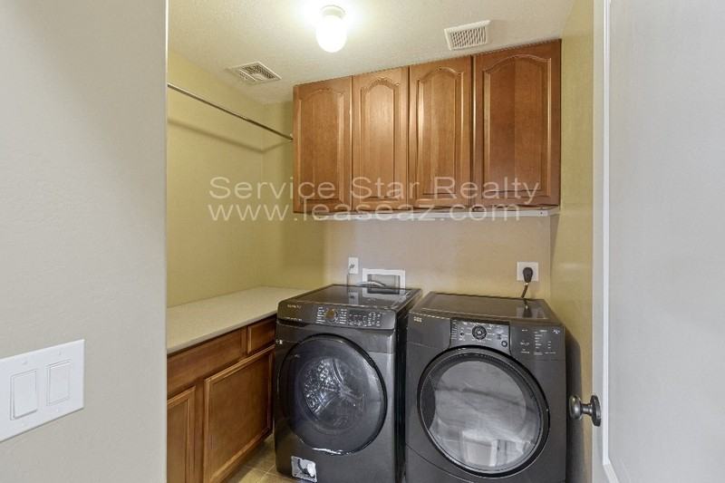 860 S Huish Dr - Photo 7 of 35