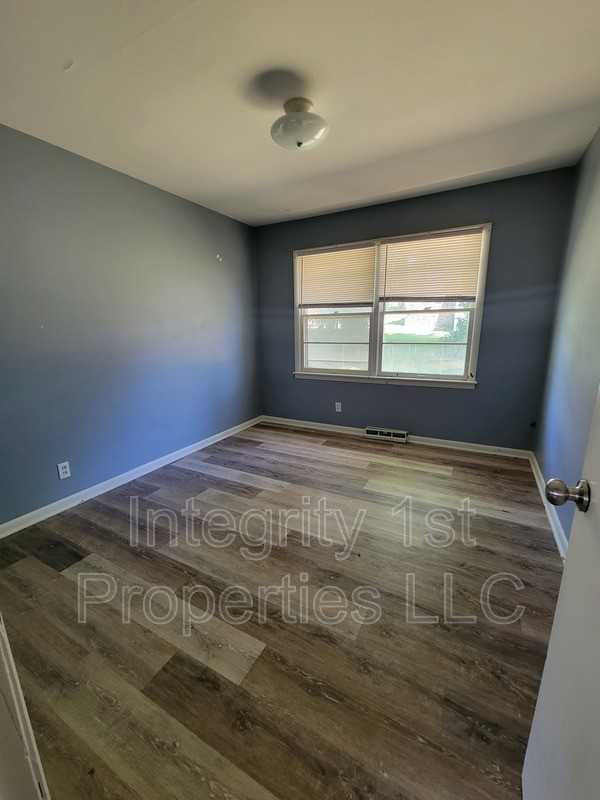 2216 State Ave - Photo 2 of 6