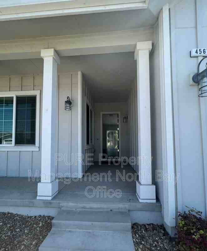 4567 Brighton Dr - Photo 3 of 31