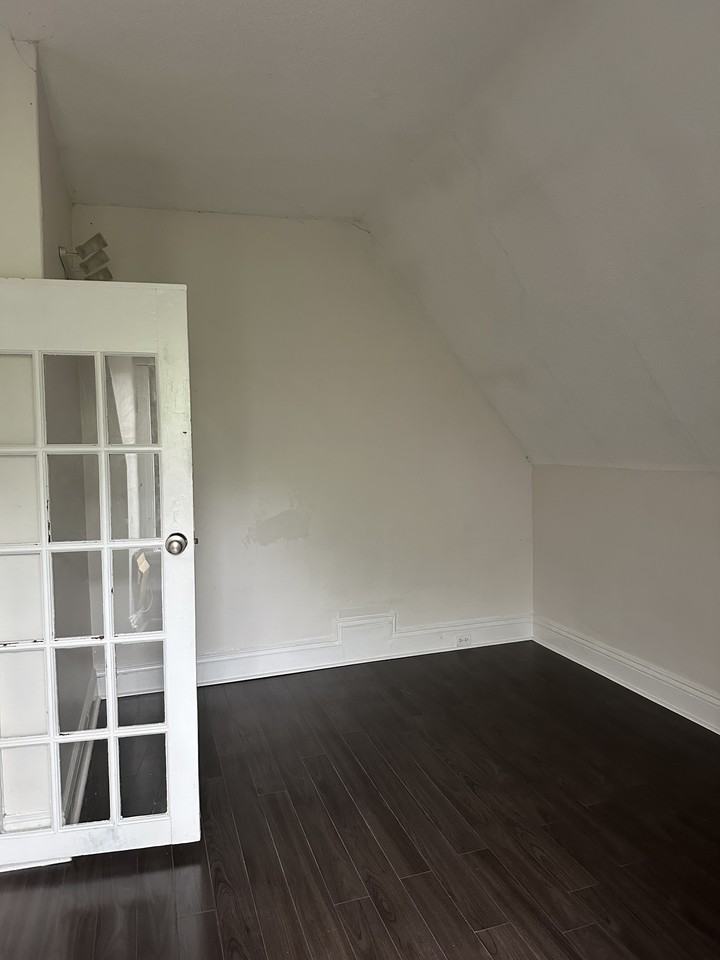 537 McLeod Street #4 - Photo 3 of 11