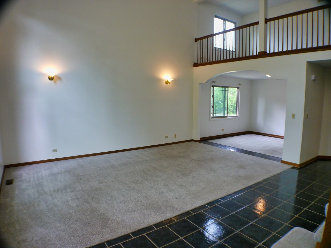 22523 Lawndale Avenue - Photo 2 of 20