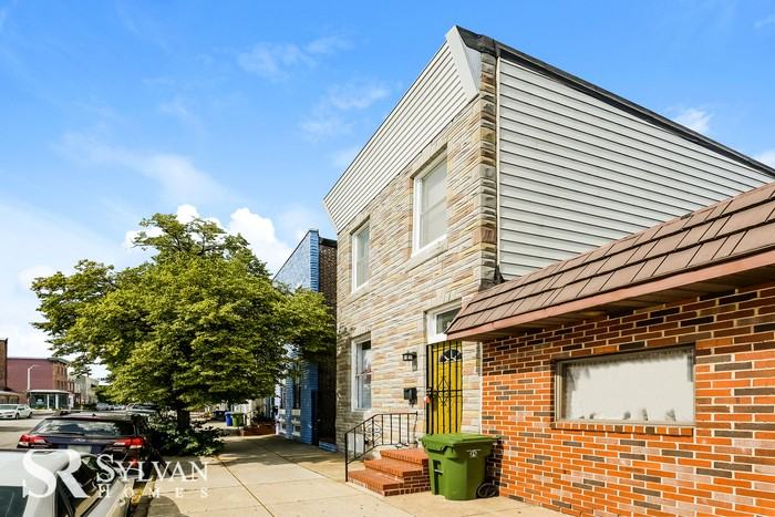 319 S Conkling St - Photo 3 of 14