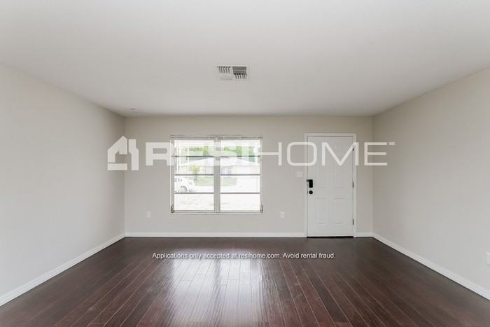 7311 Star Dust Dr - Photo 3 of 18