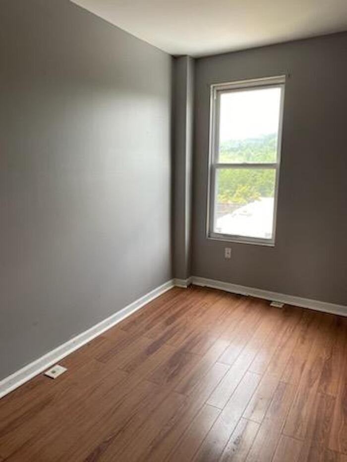 1020 N Rosedale St - Photo 3 of 16