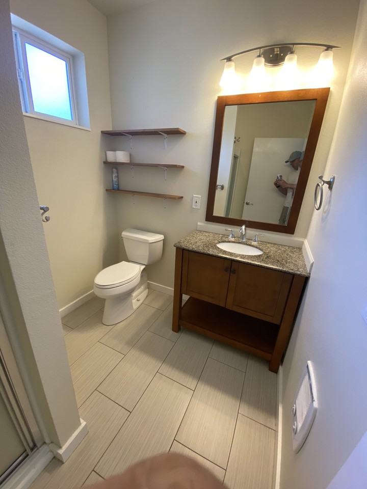 9223 SW Terwilliger Blvd - Photo 2 of 5