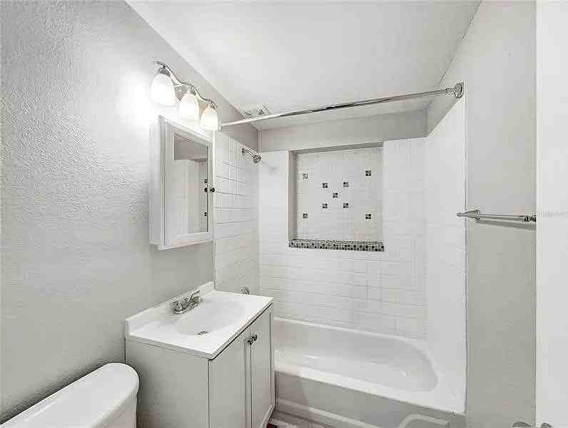 512 Georgia Ave #NA - Photo 3 of 9