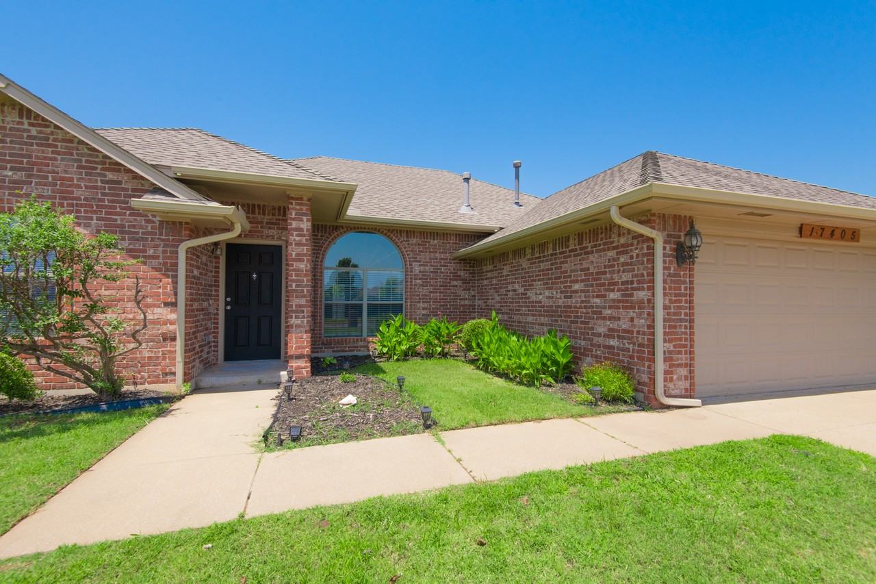 17405 Bronze Ln #1 - Photo 3 of 30