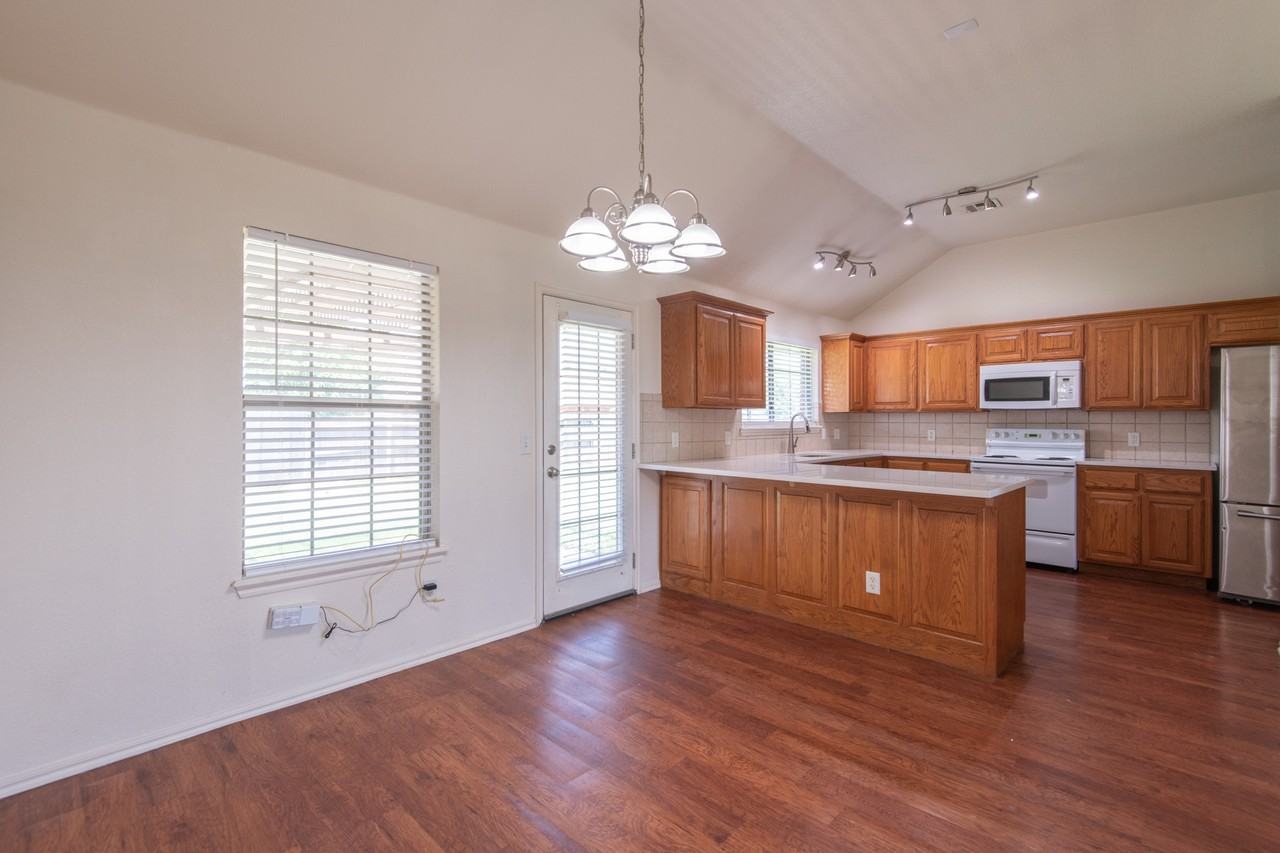 17405 Bronze Ln #1 - Photo 7 of 30