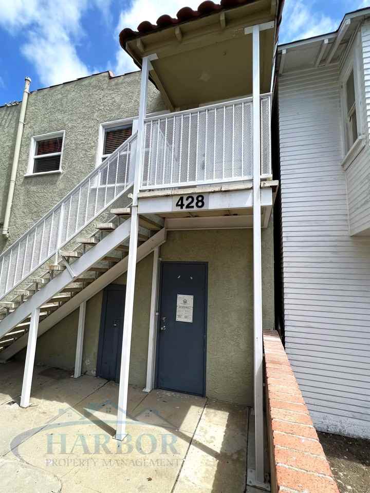 426- 430 W. 22nd Street - 428 #428 - Photo 3 of 21