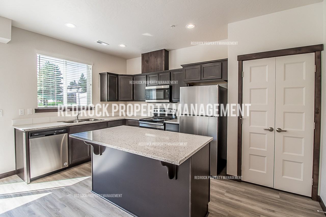 1532 E Latitude Ln #1 - Photo 2 of 17