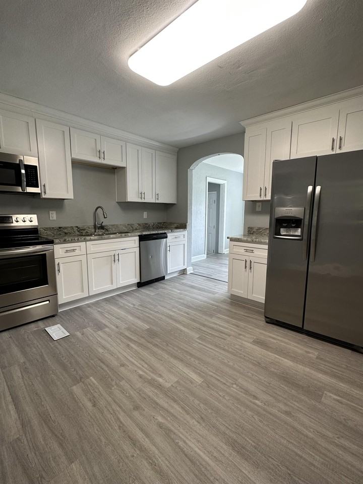 3301 Vimy Ridge Ave #1 - Photo 4 of 13