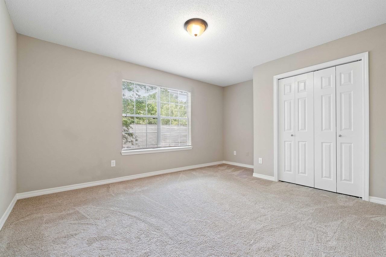 2033 Post Oak Ct #1 - Photo 7 of 27