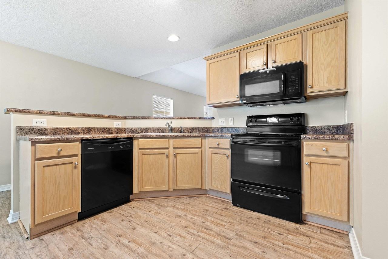 1020 Hamilton Bridges Dr W #1 - Photo 7 of 22