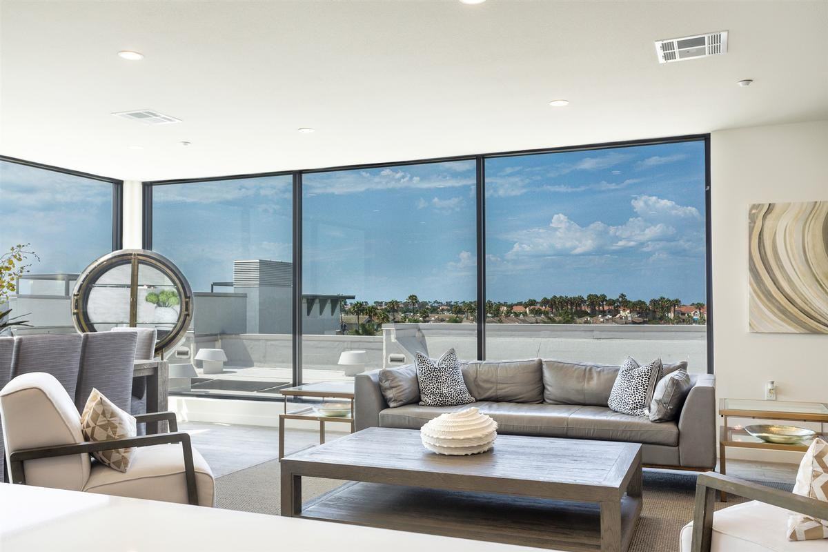 3851 Harbour Island Ln - Photo 2 of 40