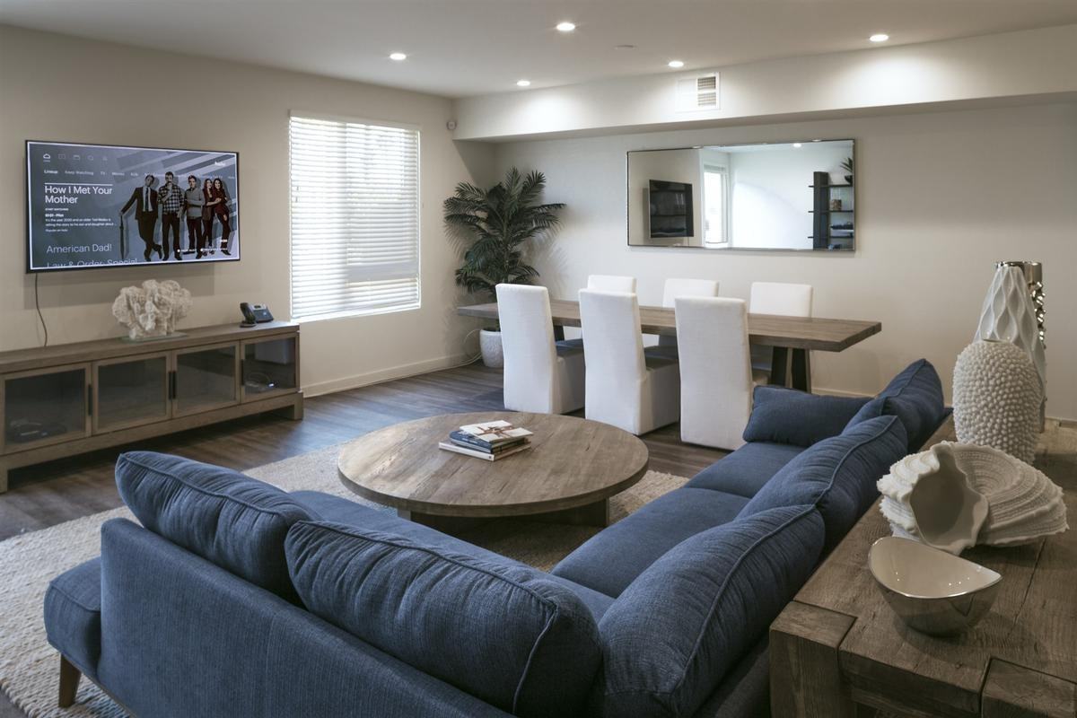 3851 Harbour Island Ln - Photo 4 of 40