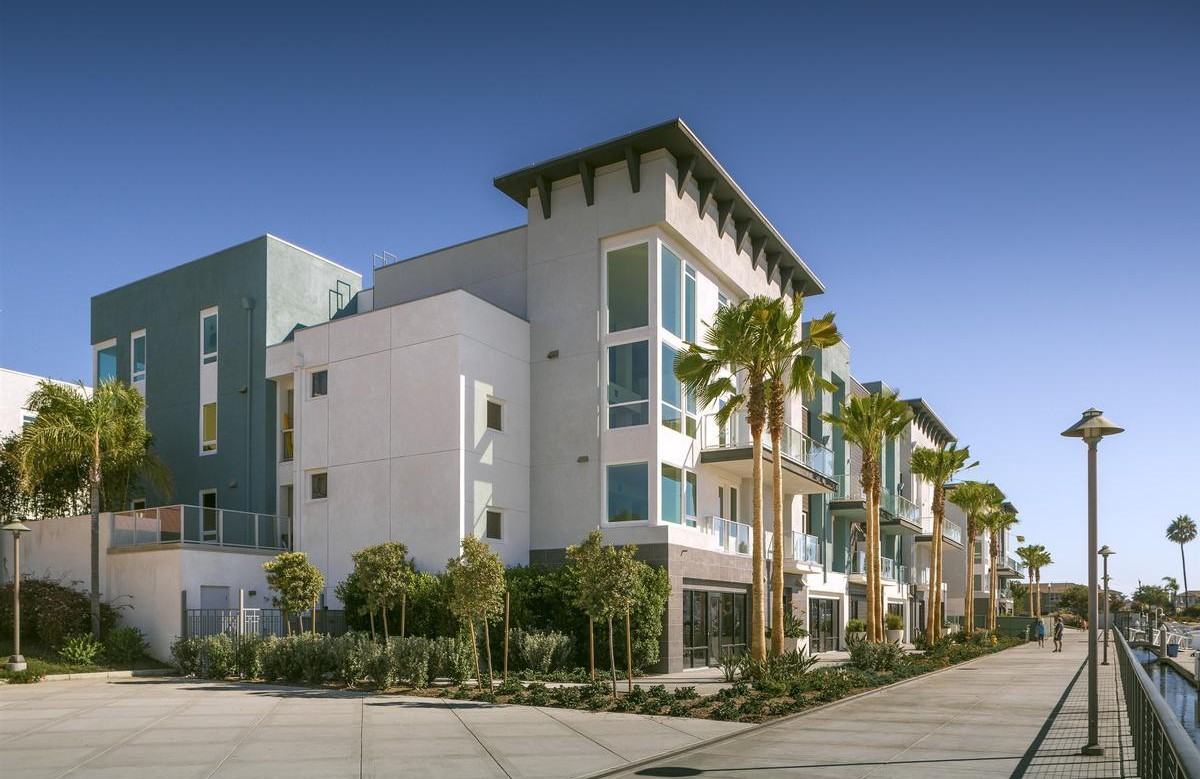 3851 Harbour Island Ln - Photo 6 of 40