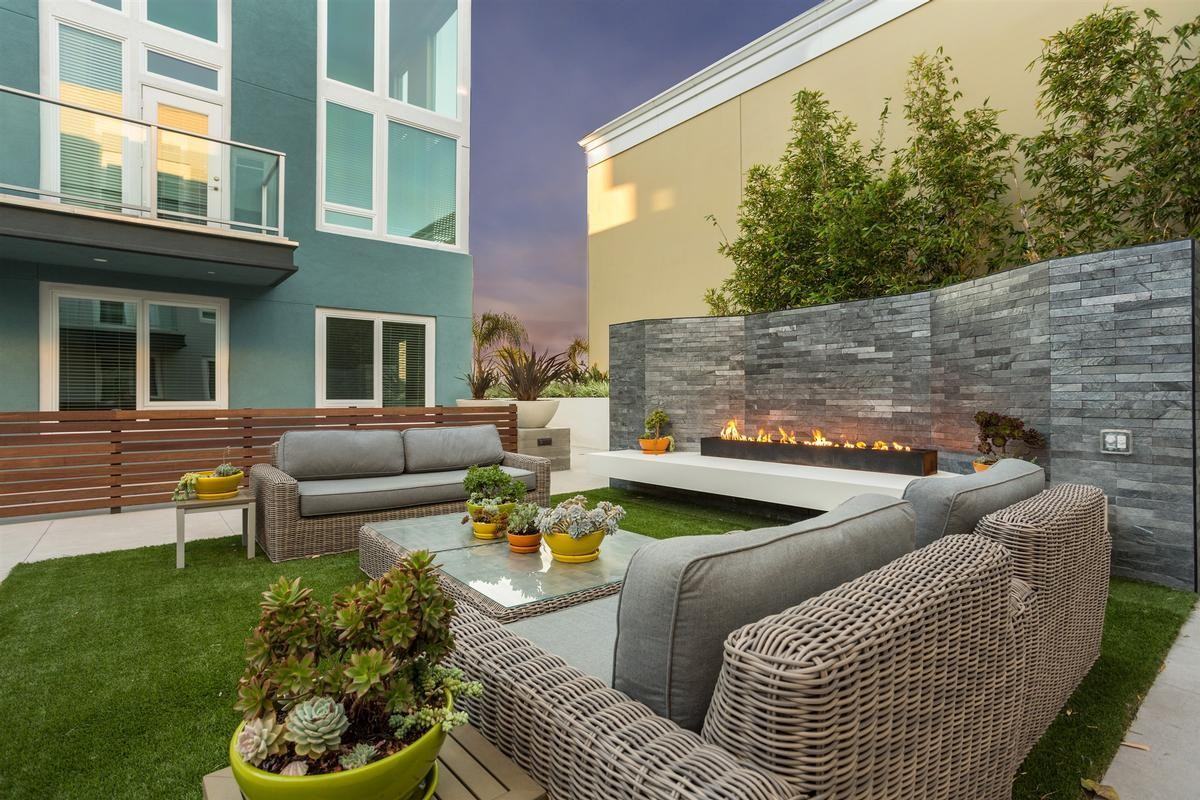 3851 Harbour Island Ln - Photo 2 of 40