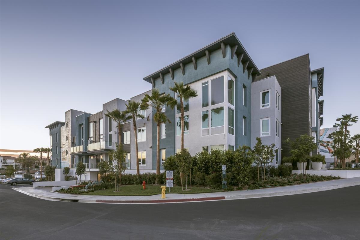 3851 Harbour Island Ln - Photo 5 of 40