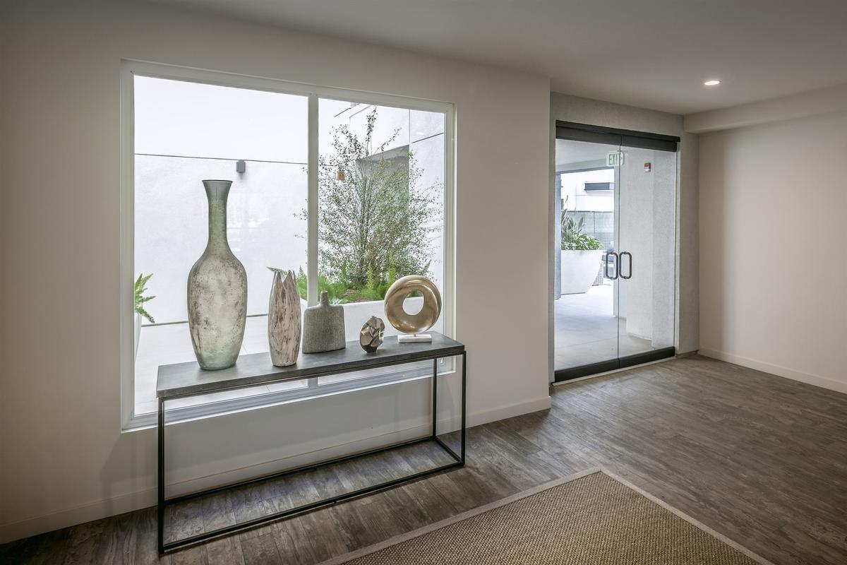 3851 Harbour Island Ln - Photo 6 of 40