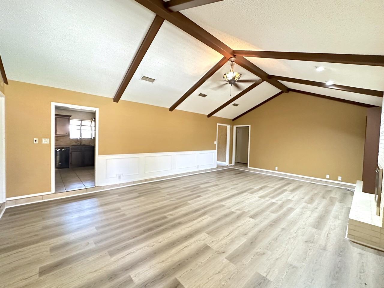 4107 Angelina Dr #1 - Photo 4 of 12
