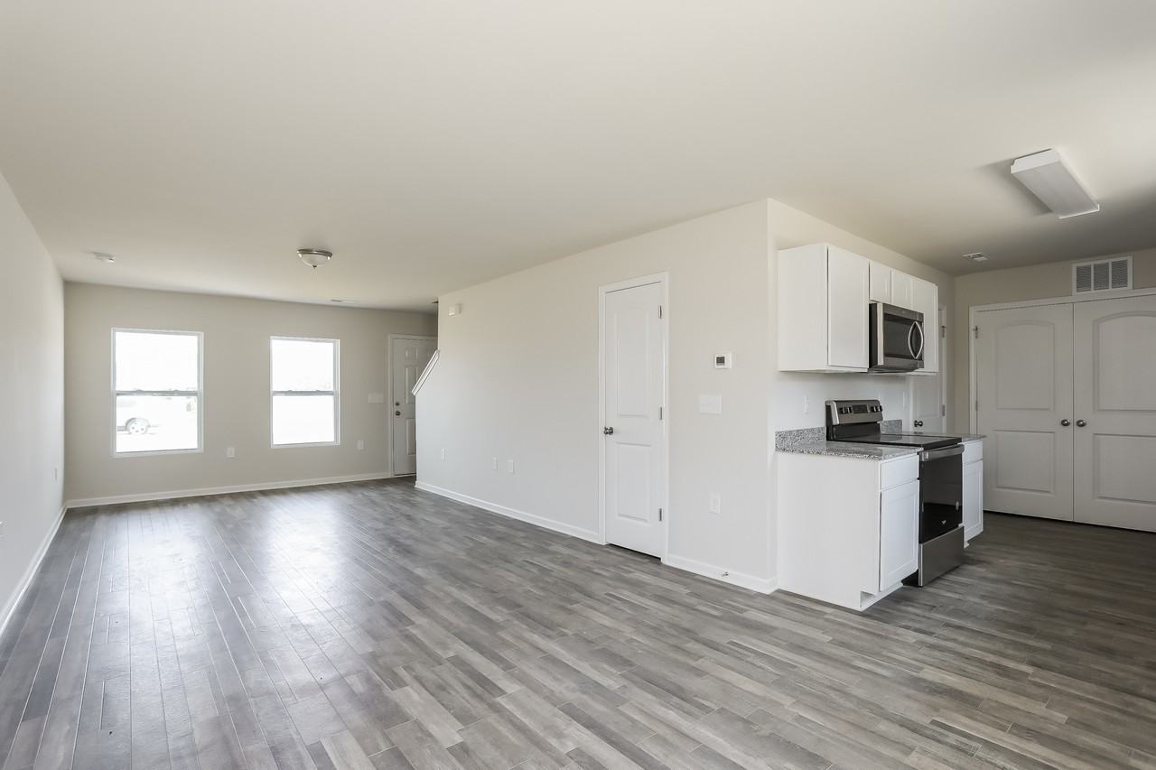 1101 Hope Farm Dr - Photo 3 of 16