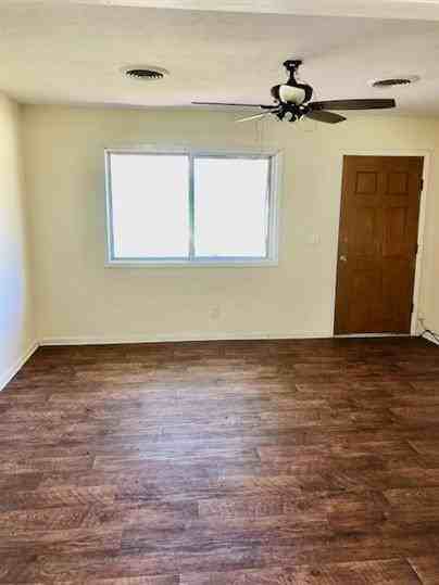 345 Murphy Cir - Photo 2 of 4