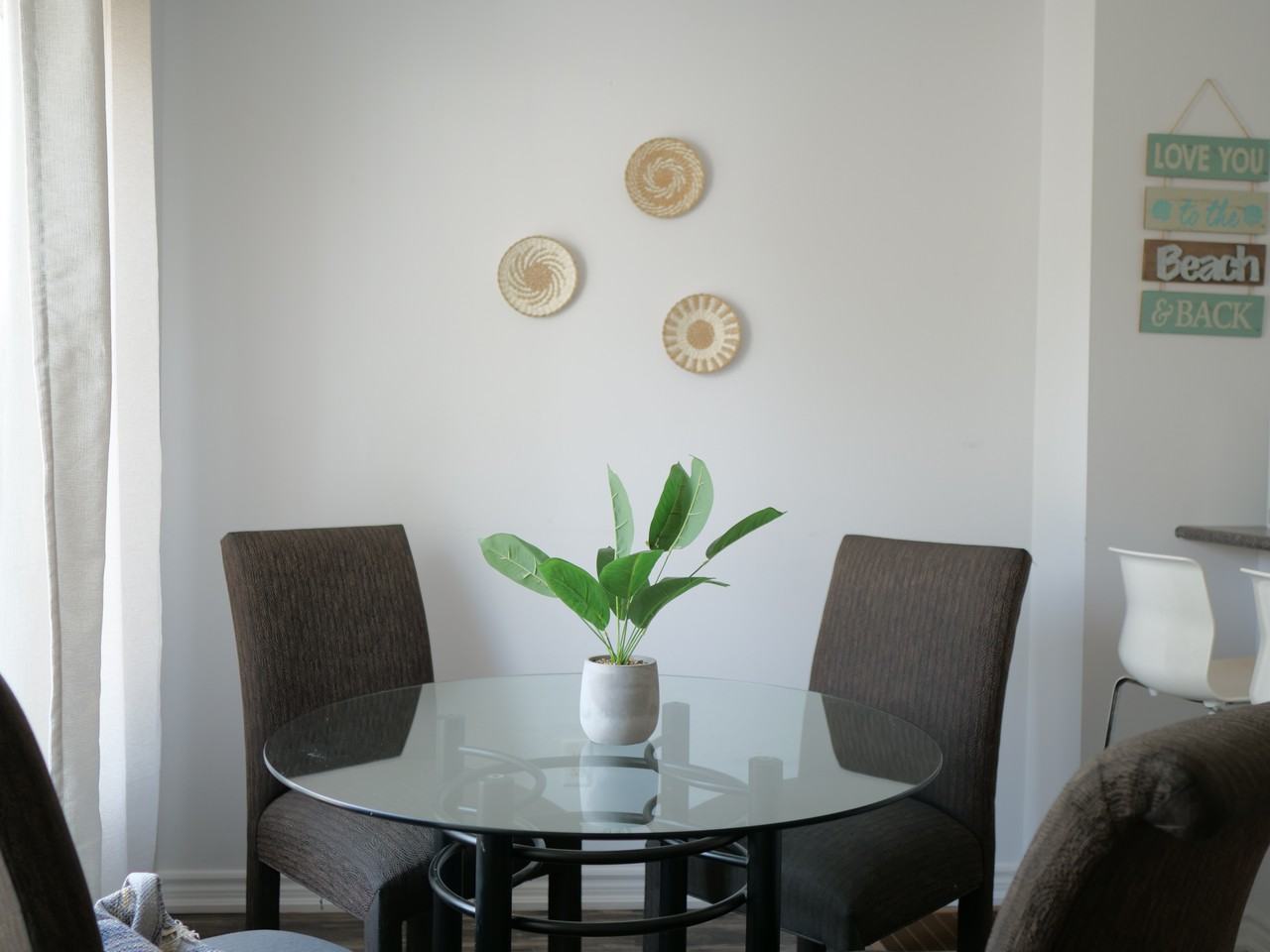 512 Mosley Street - Photo 3 of 13