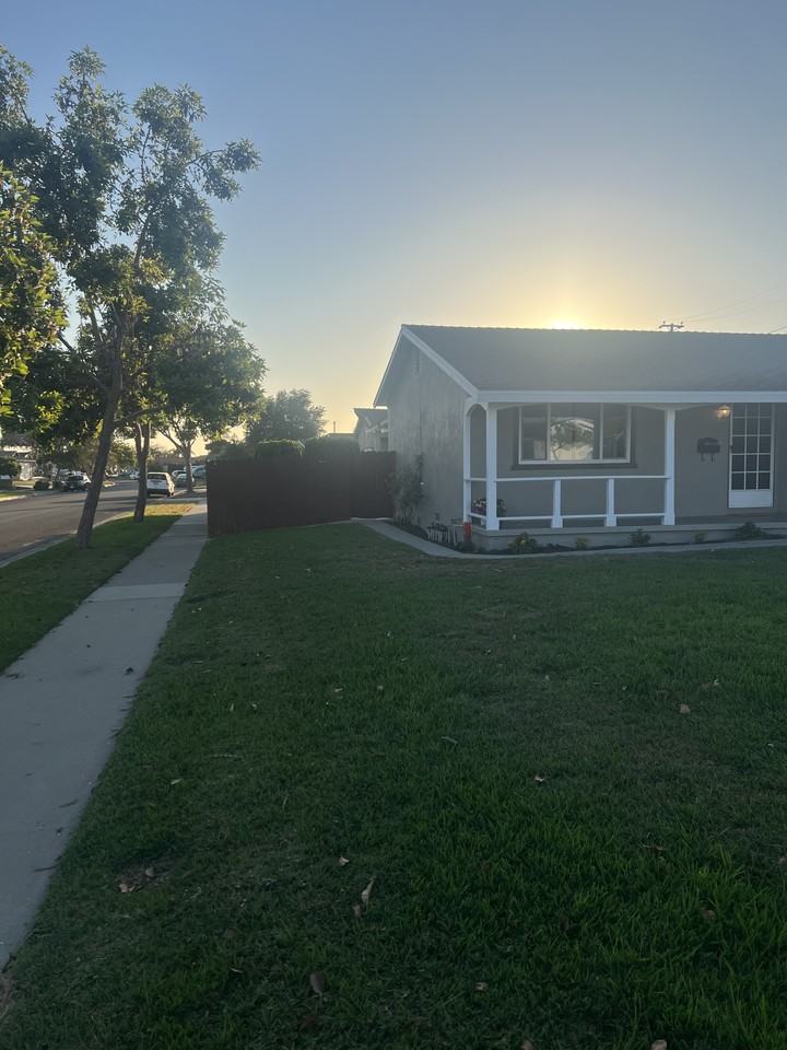 10871 Lowden St - Photo 3 of 3