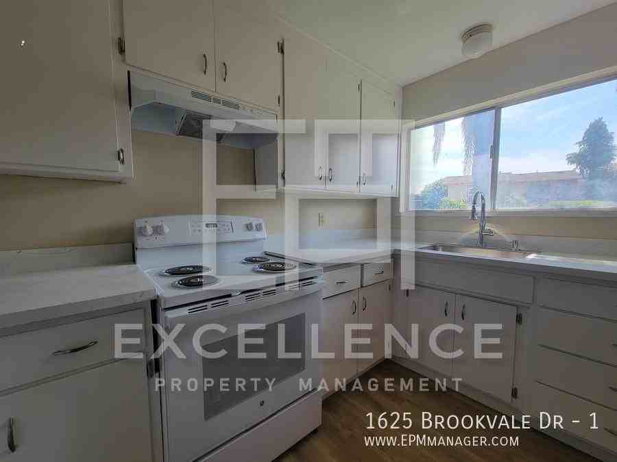 1625 Brookvale Dr #1 - Photo 3 of 11