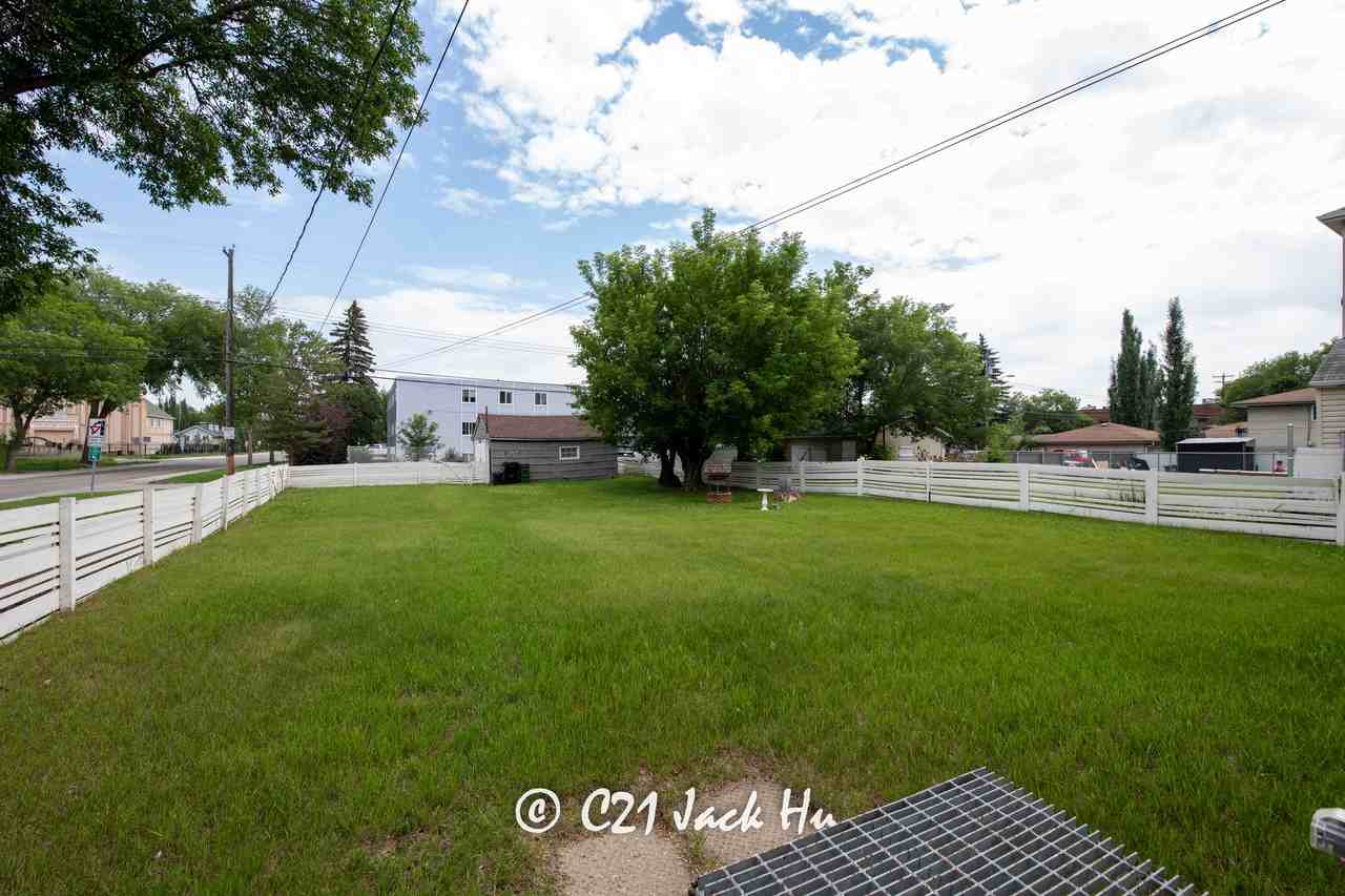11847 83 Street Northwest - Photo 2 of 20