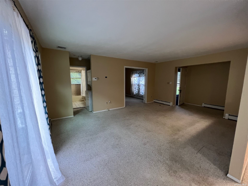 29 Springmeadow Dr - Photo 2 of 7