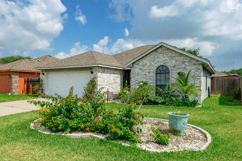 2168 Meadow Dr - Photo 2 of 28