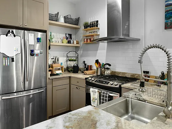 822 Frenchmen St - Photo 2 of 6