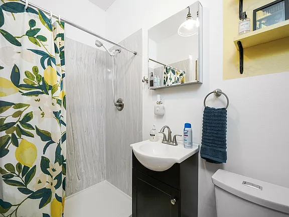 822 Frenchmen St - Photo 3 of 6